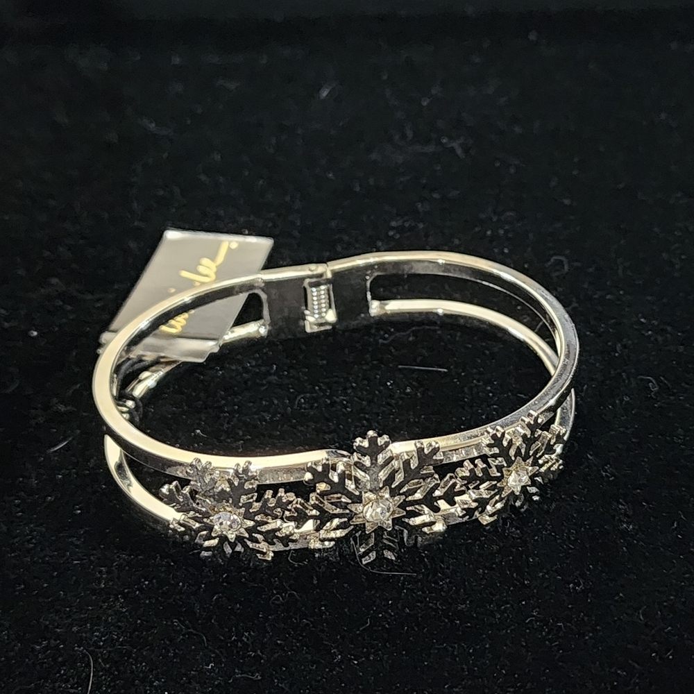 Cookie Lee Elegant Silver Triple Snowflake Bangle Bracelet NWT #25887